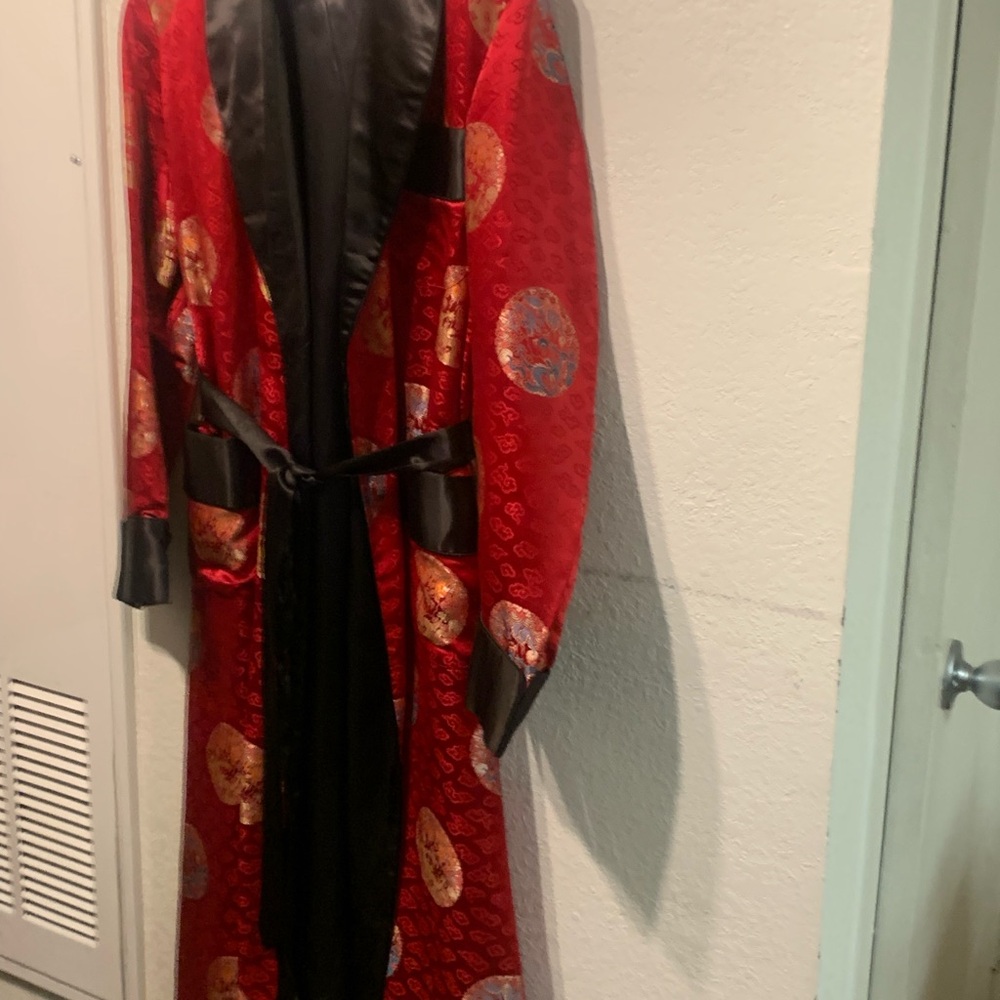 Men’s vintage (1970’s) long silk/satin robe/smoking jacket